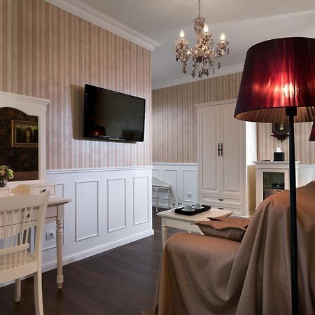 De Gaulle Boutique Hotel Charkov Buitenkant foto