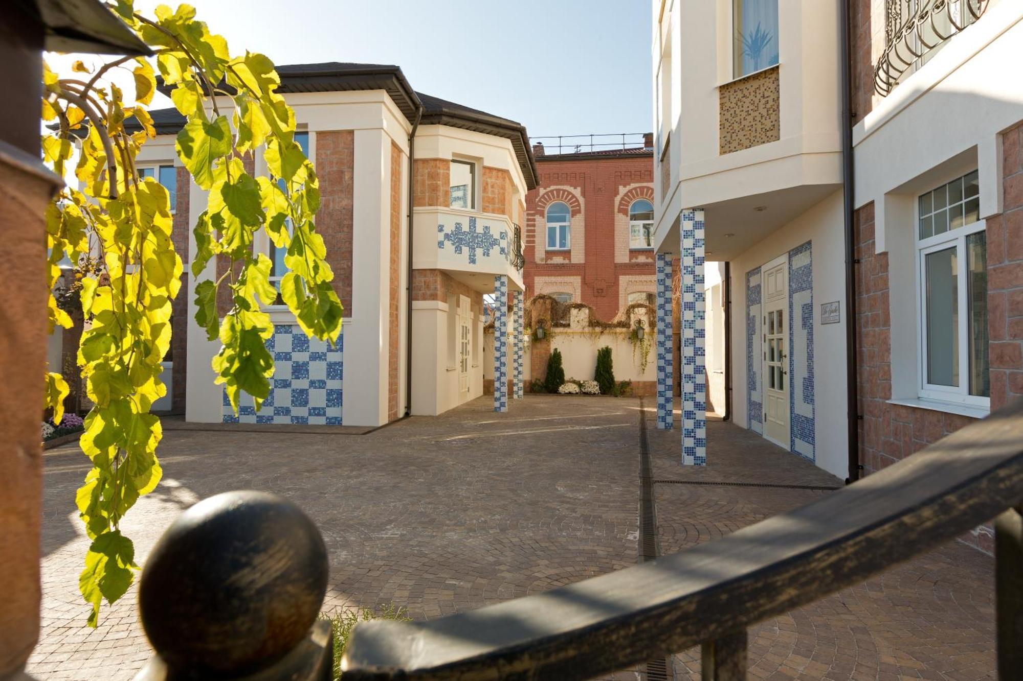 De Gaulle Boutique Hotel Charkov Buitenkant foto