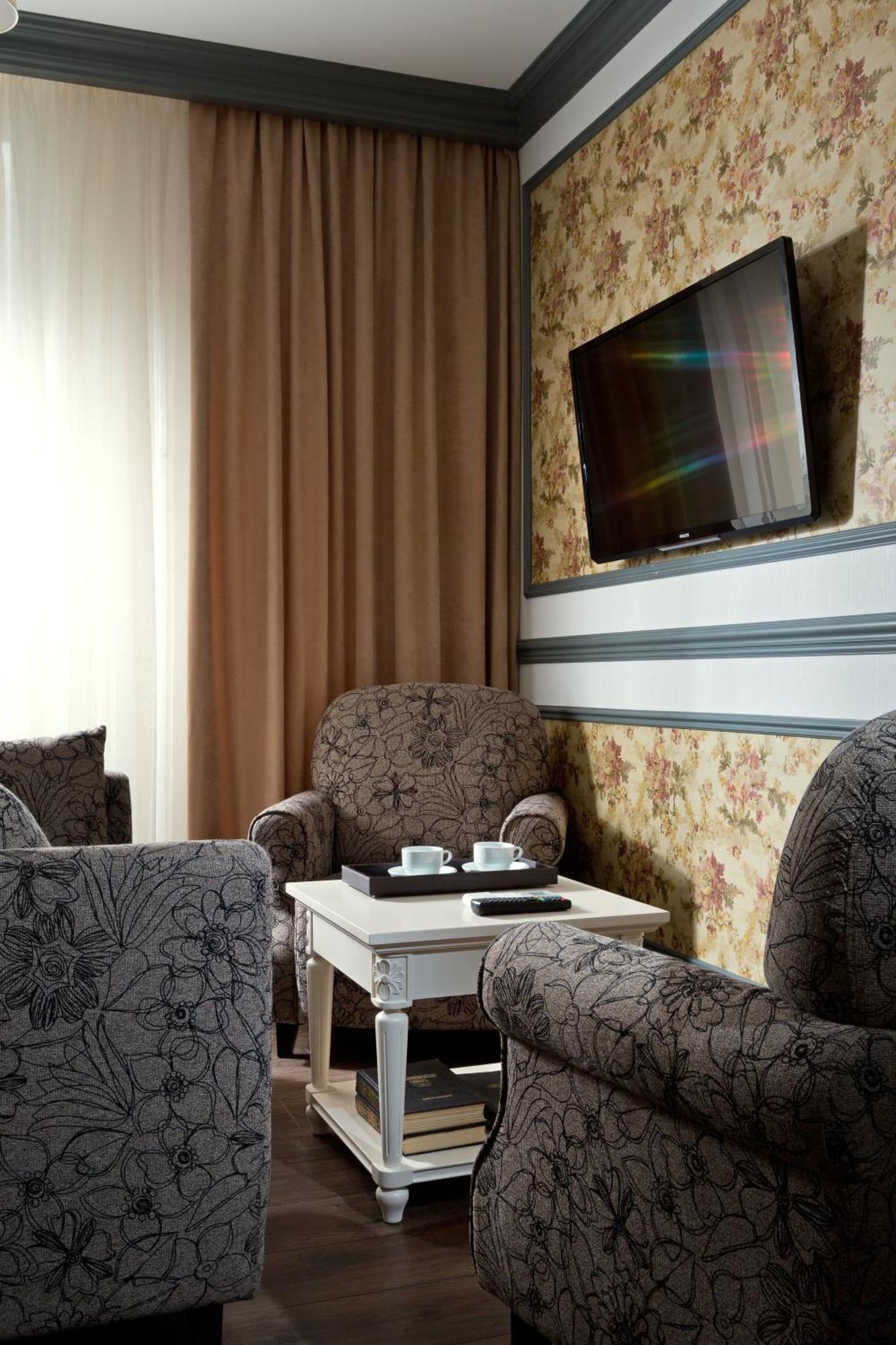 De Gaulle Boutique Hotel Charkov Buitenkant foto